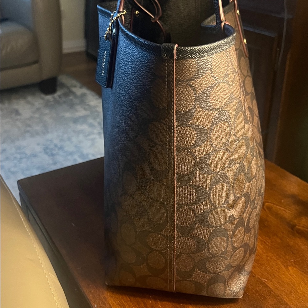 Authentic Coach Brown Signature Canvas Tote with Gold Hardware - Picture 5 of 17